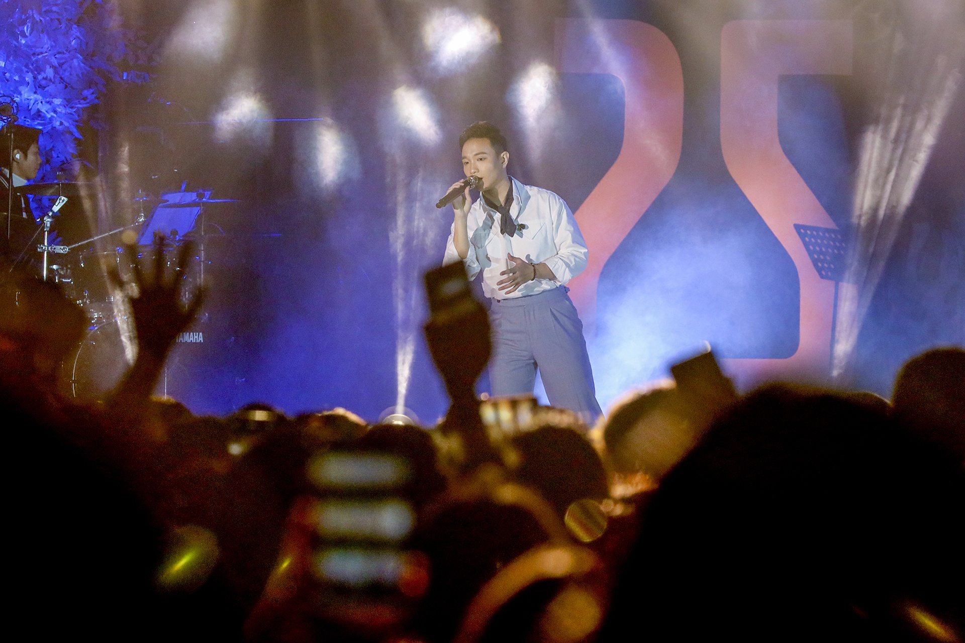 Hoang Dung live show 25 anh 9