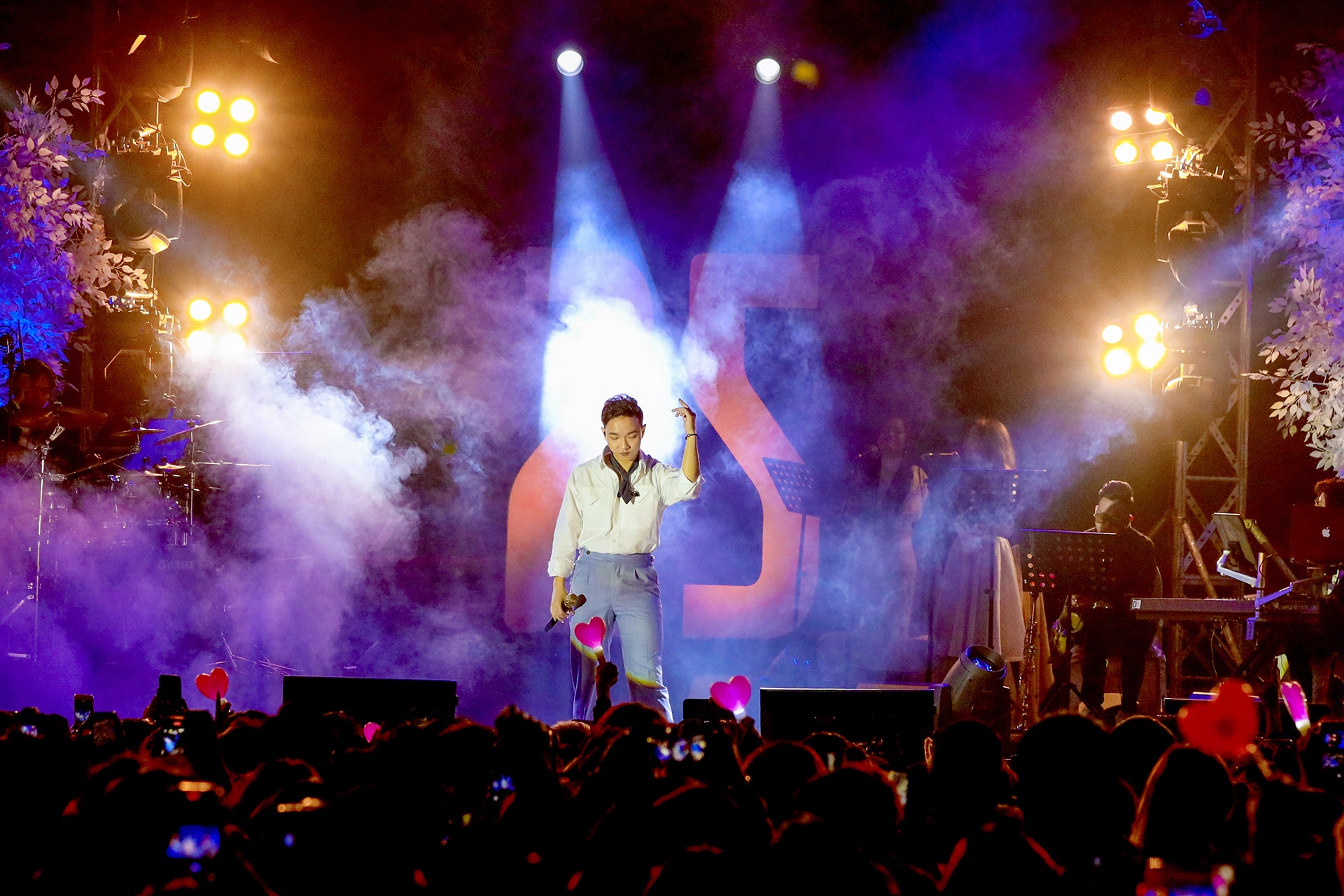 Hoang Dung live show 25 anh 10