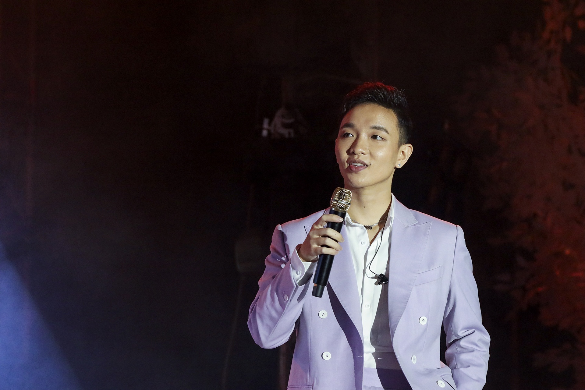 Hoang Dung live show 25 anh 2