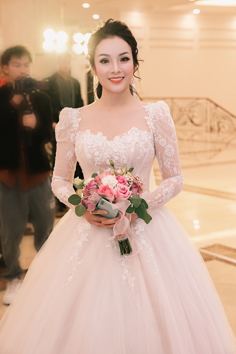 Tan Nhan ket hon anh 1