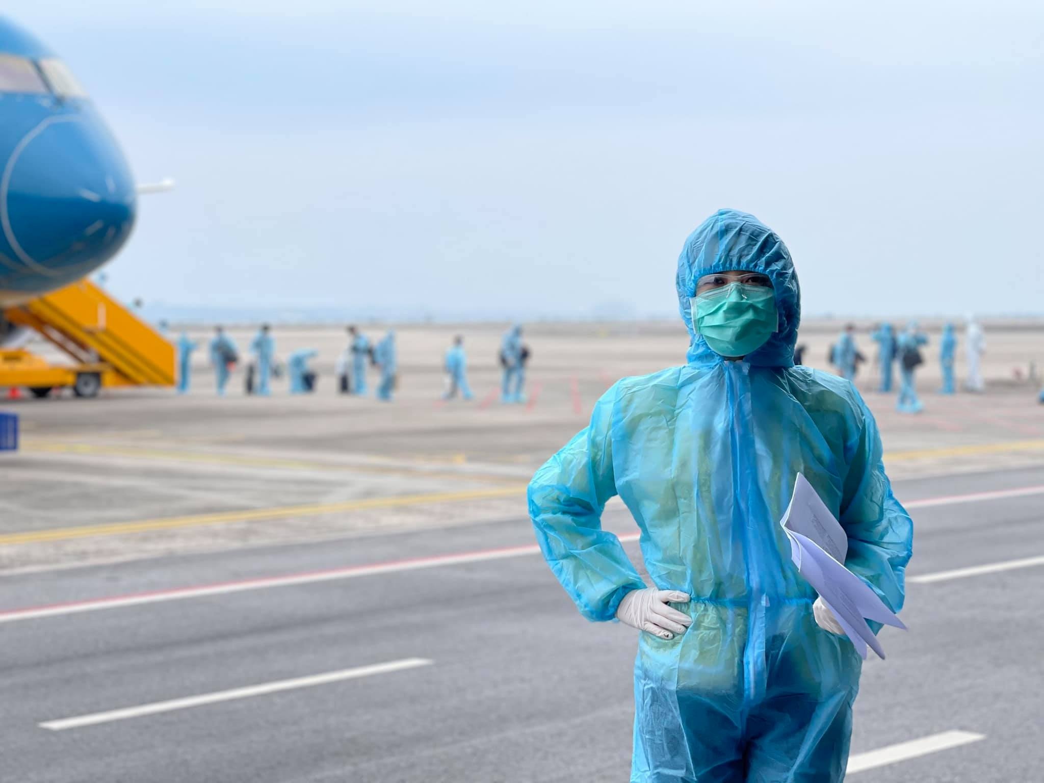 BTV Thu Ha phu nhan tin e-kip Chieu cuoi nam la F1 cua BN1553 hinh anh