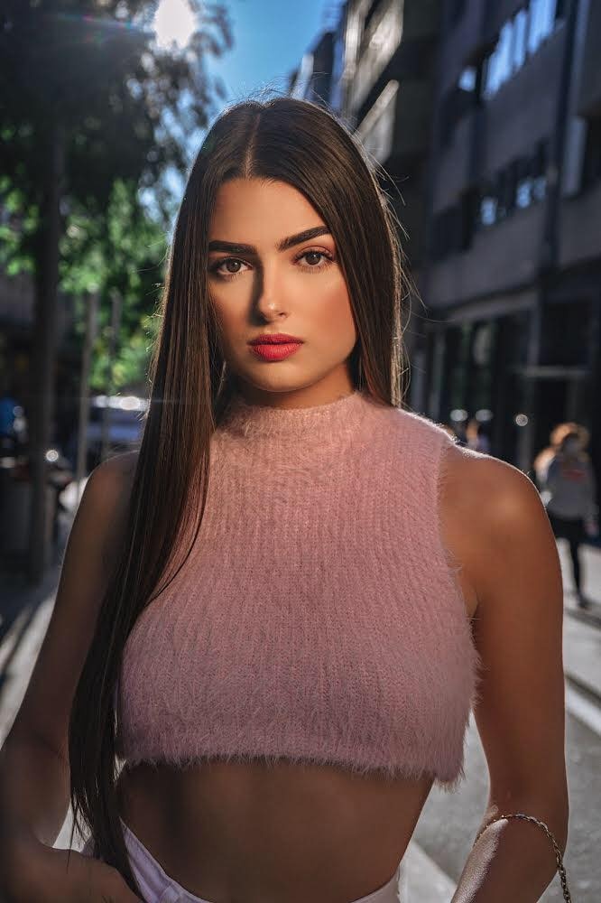 Hoa hau Hoa binh Quoc te anh 2