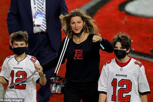 Gisele Bundchen chuc mung Tom Brady anh 4