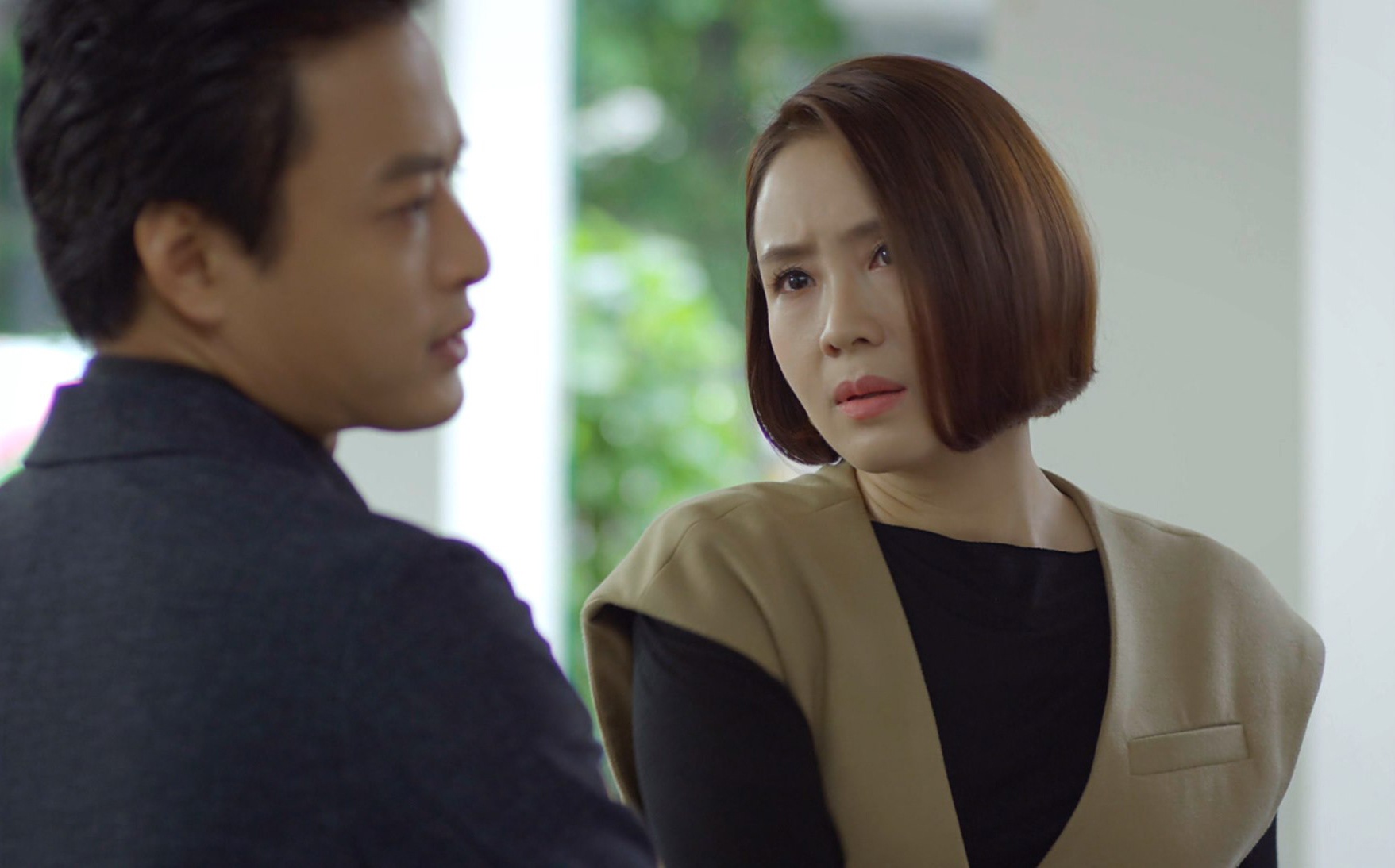 'Huong duong nguoc nang': Chau doa tong Vy vao tu sau khi bi lam nhuc hinh anh