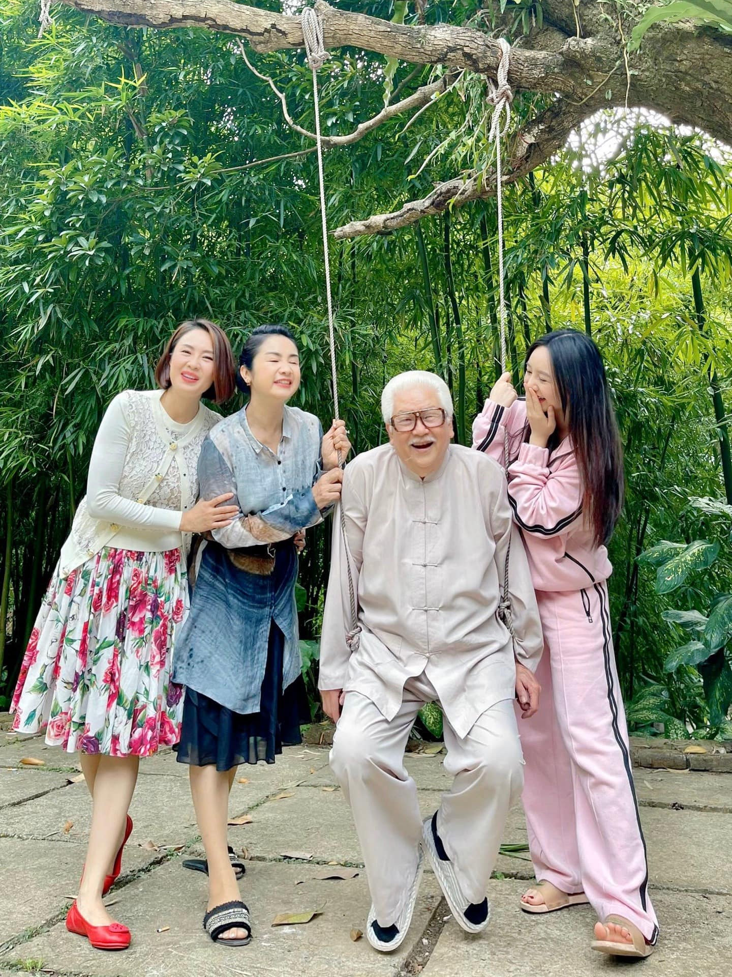 Hậu trường Hướng dương ngược nắng ảnh 9 Hau truong Huong duong nguoc nang anh 9