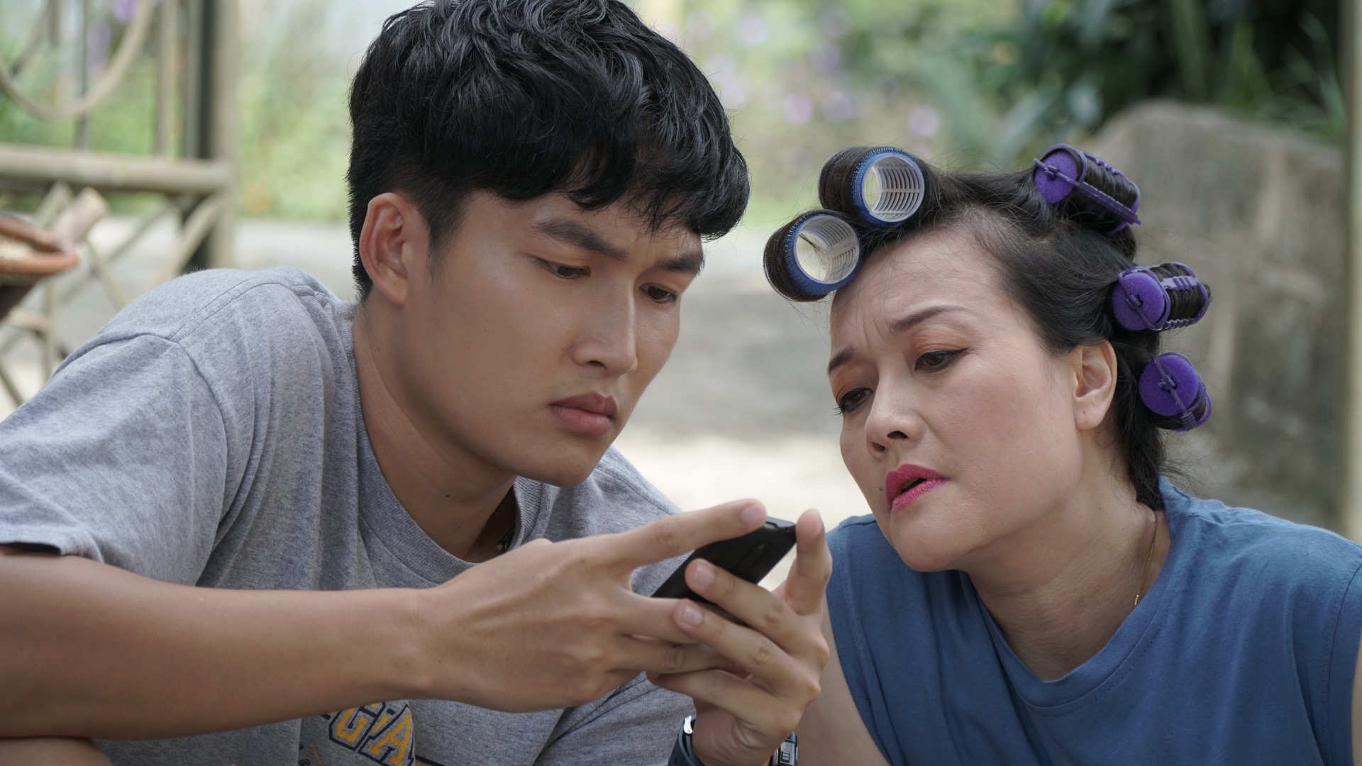 Đình Tú Hướng dương ngược nắng ảnh 2 Dinh Tu Huong duong nguoc nang anh 2