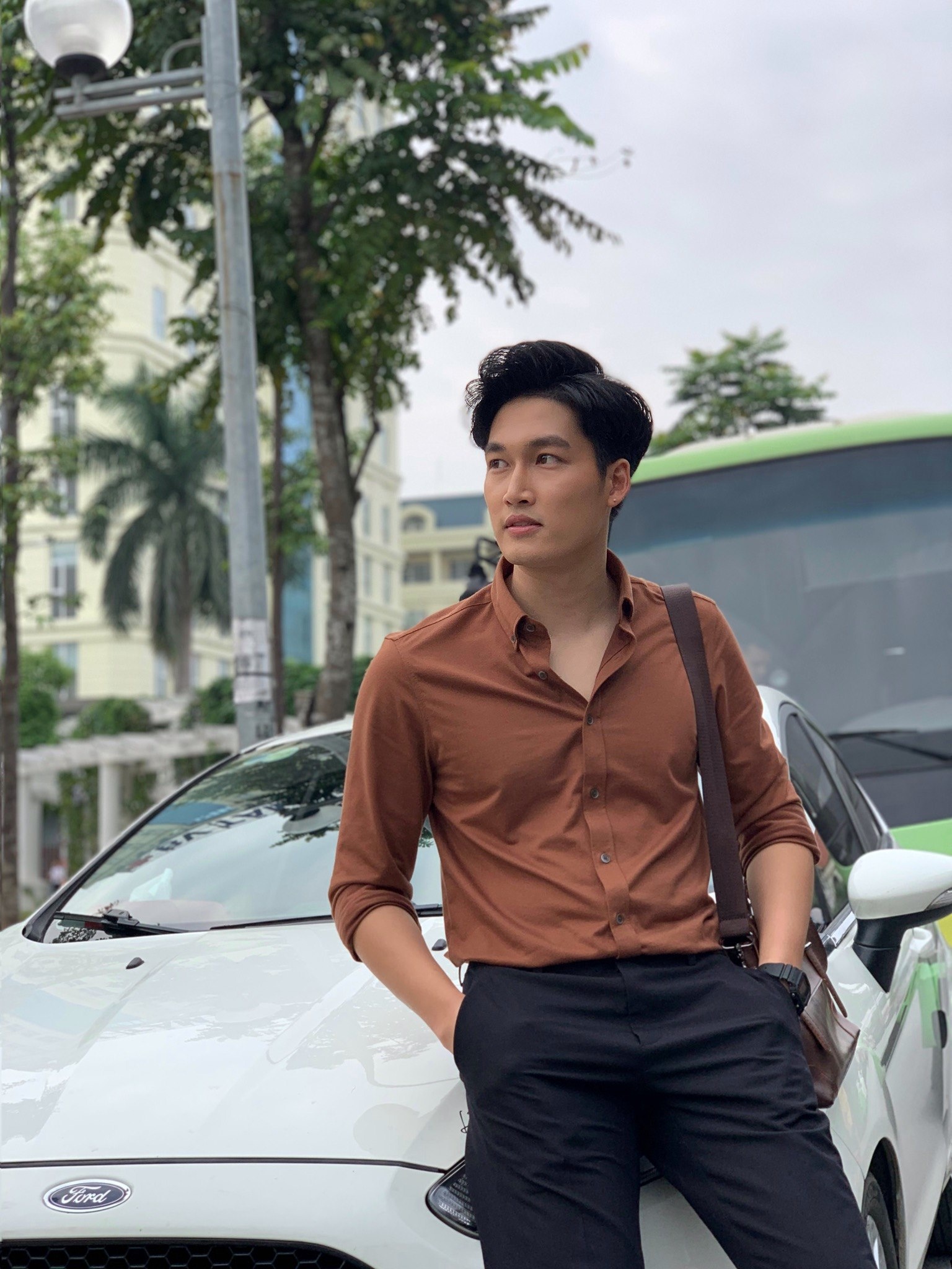 Đình Tú Hướng dương ngược nắng ảnh 3 Dinh Tu Huong duong nguoc nang anh 3