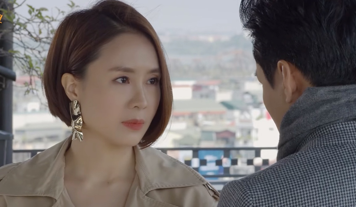 'Huong duong nguoc nang': Kien bi duoi khi den nha nguoi yeu cu hinh anh