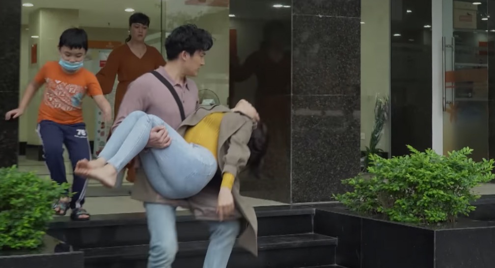 Hướng dương ngược nắng Hồng Diễm Thu Trang ảnh 2 Huong duong nguoc nang Hong Diem Thu Trang anh 2