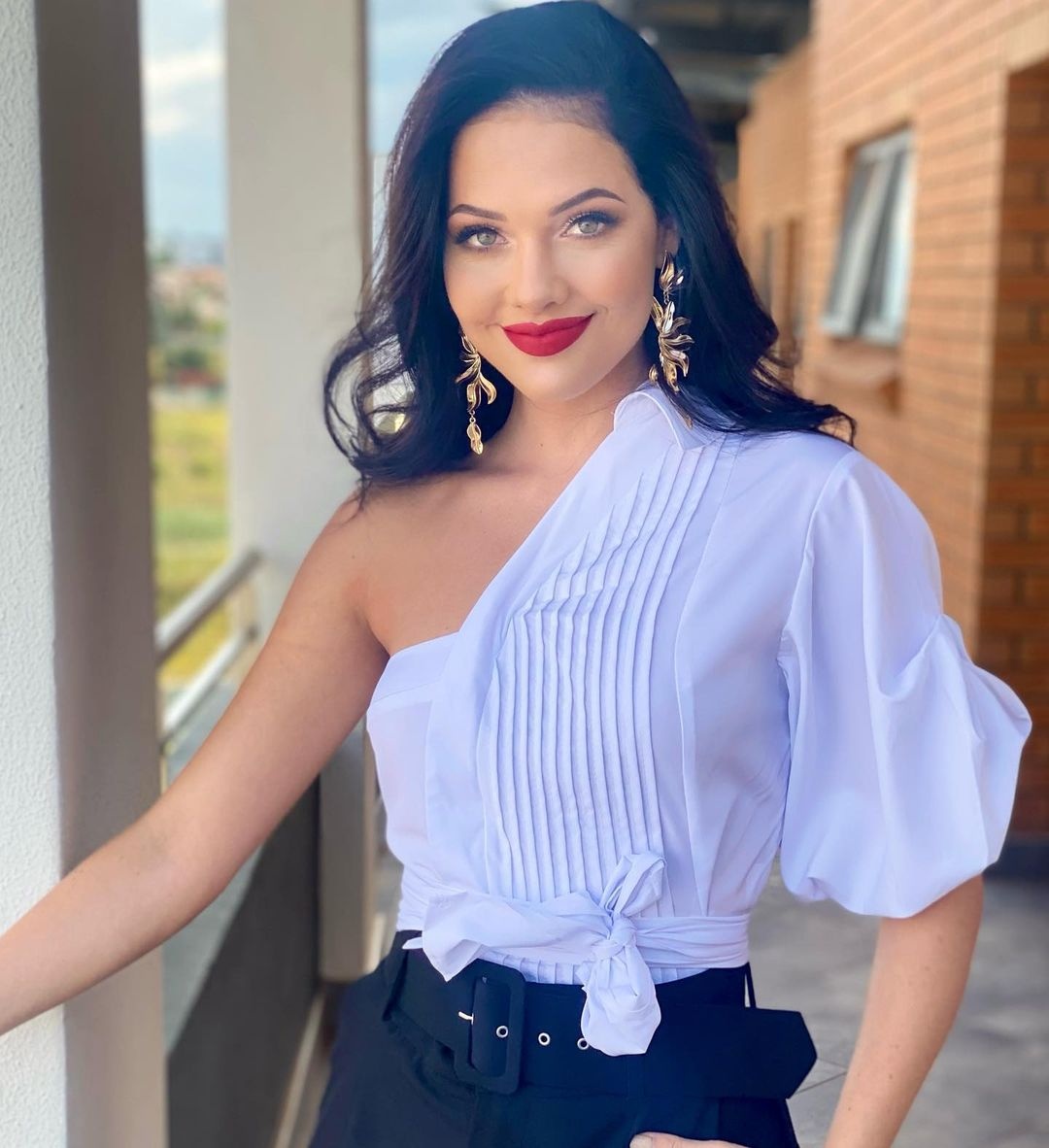 Miss Universe Khanh Van anh 10