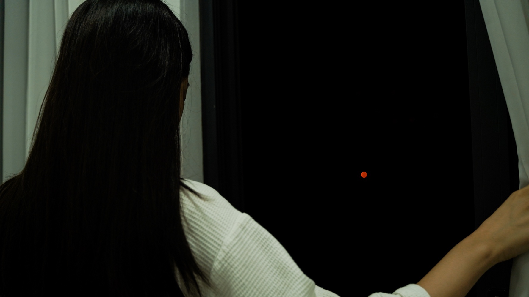 A hau Phuong Nga mot ngay lam viec anh 1