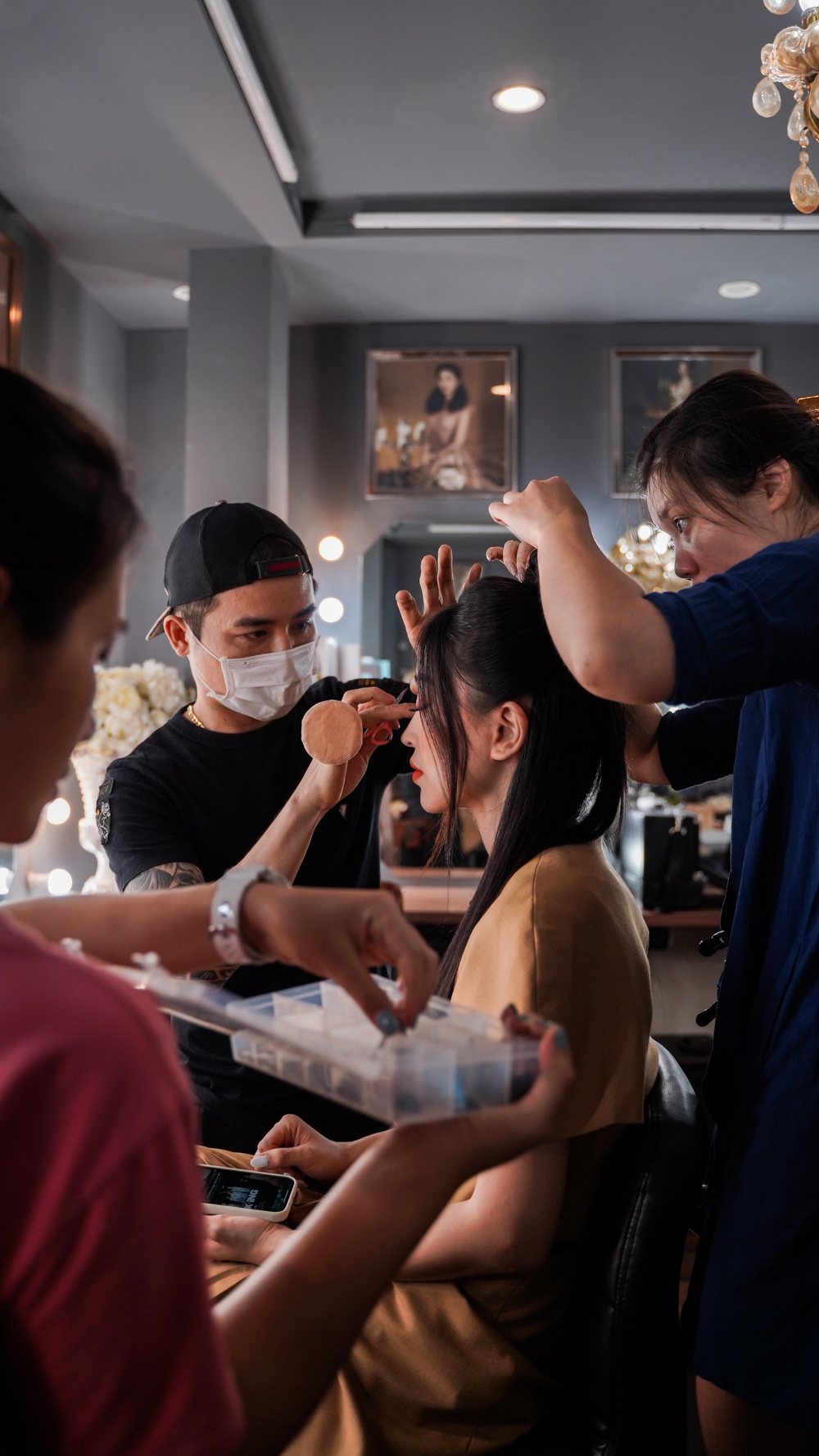 A hau Phuong Nga mot ngay lam viec anh 22