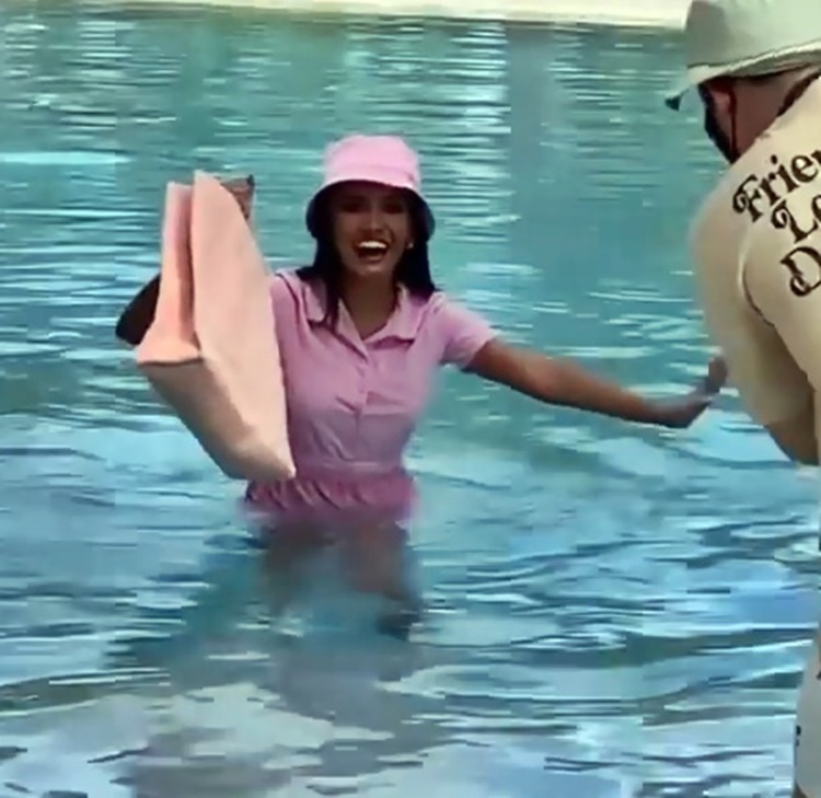 Khanh Van Miss Universe anh 1