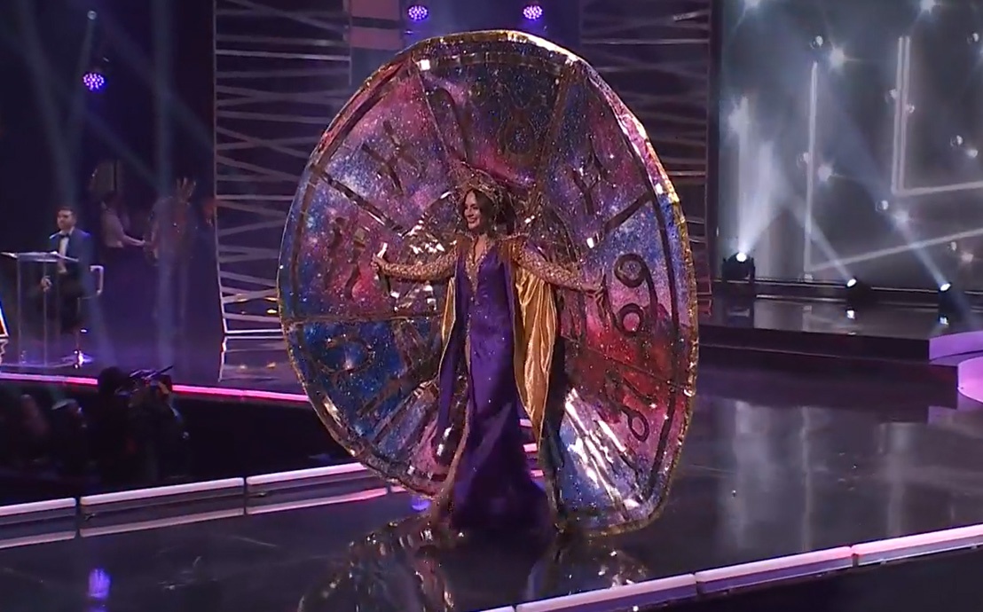 Khanh Van thi trang phuc dan toc Miss Universe anh 5