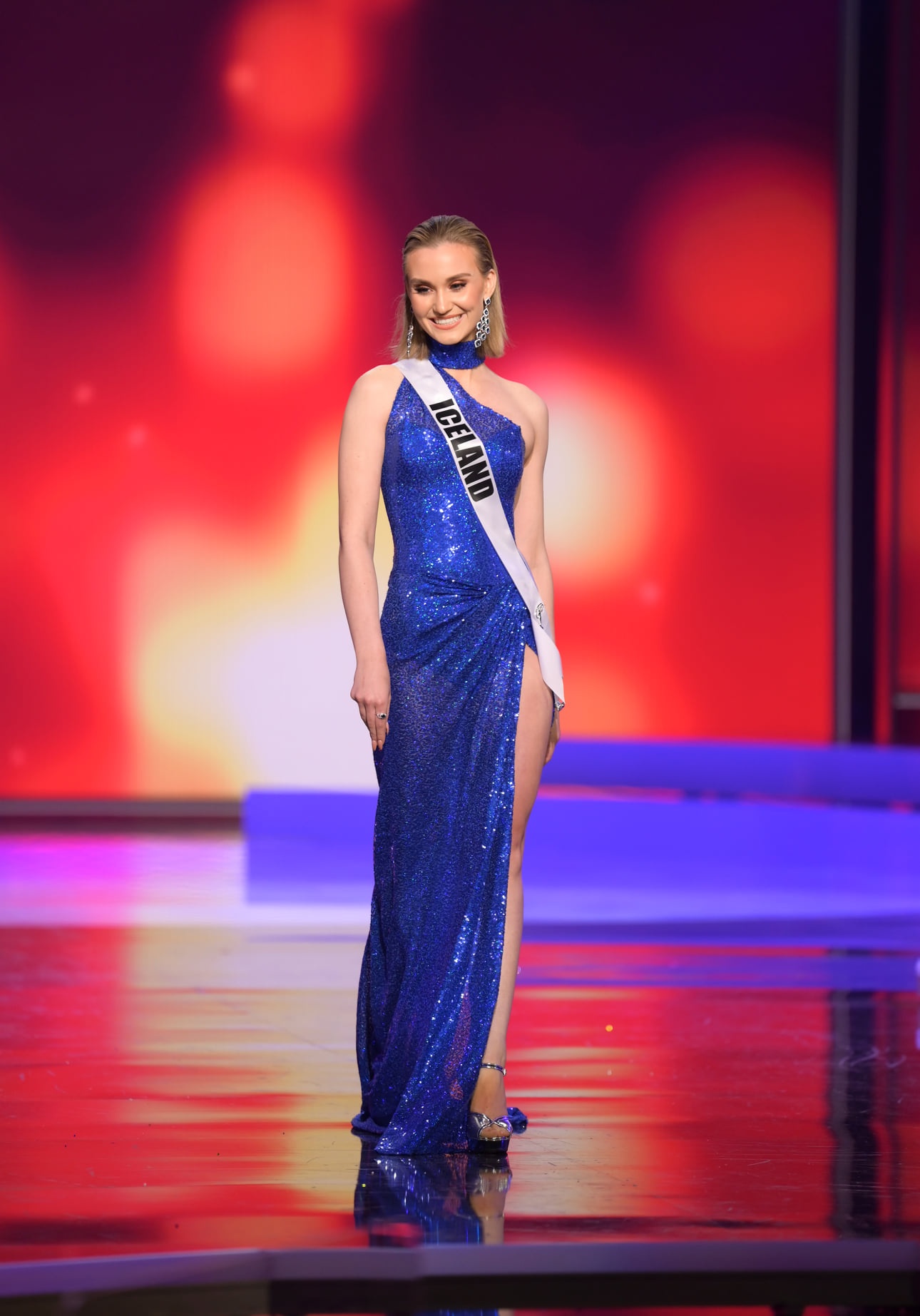 Khanh Van ban ket Hoa hau Hoan vu anh 13