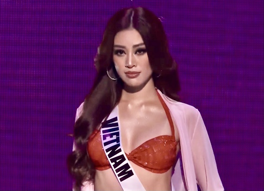 Man trinh dien bikini cua Khanh Van o ban ket Hoa hau Hoan vu hinh anh