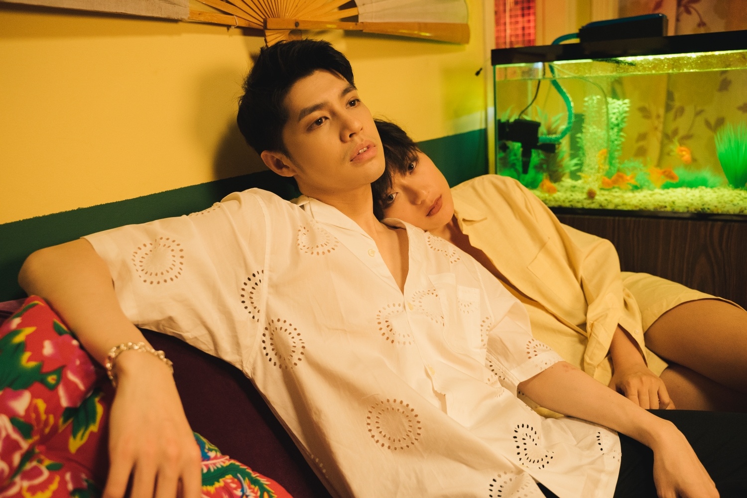 MV bi an YouTube BigDaddy Emily anh 1