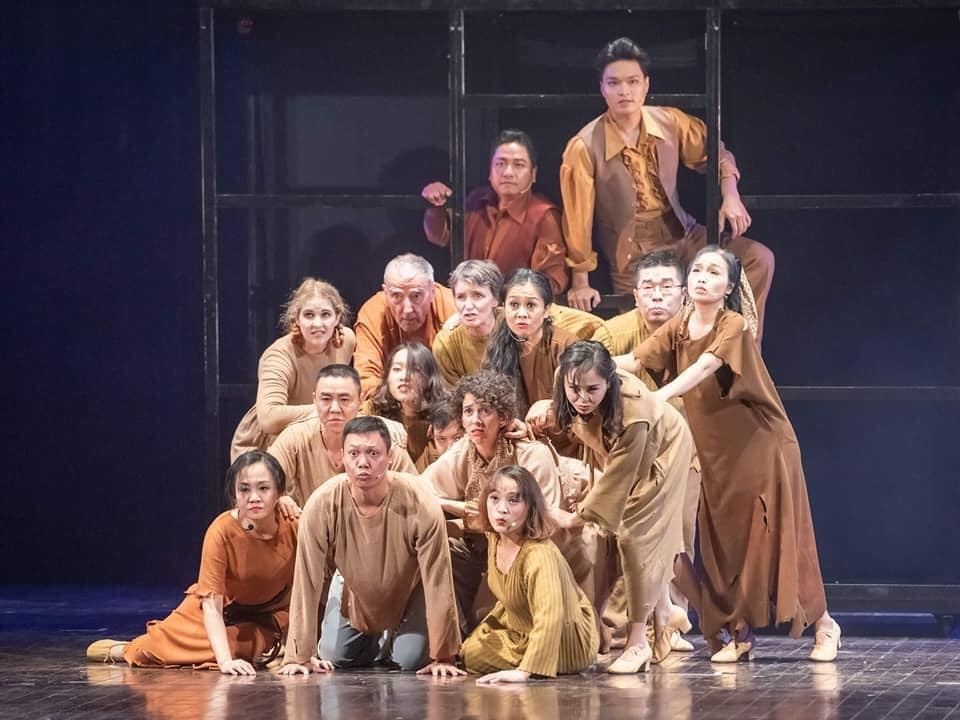 San khau mua dich Covid-19 anh 4