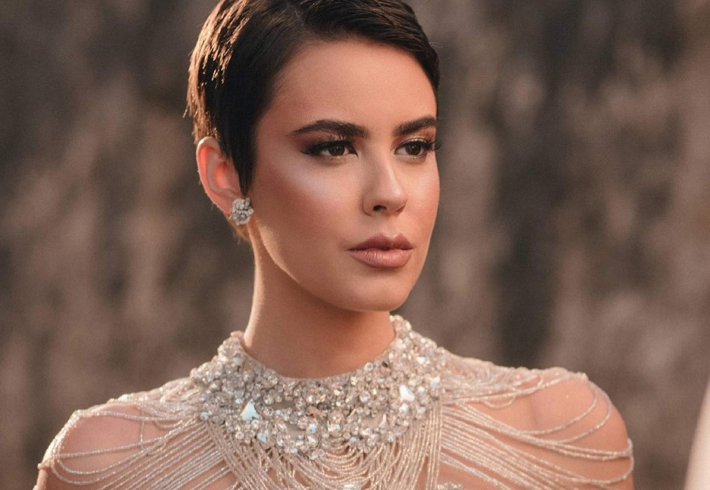 Nha bao 26 tuoi tro thanh Hoa hau Hoa binh Brazil 2021 hinh anh