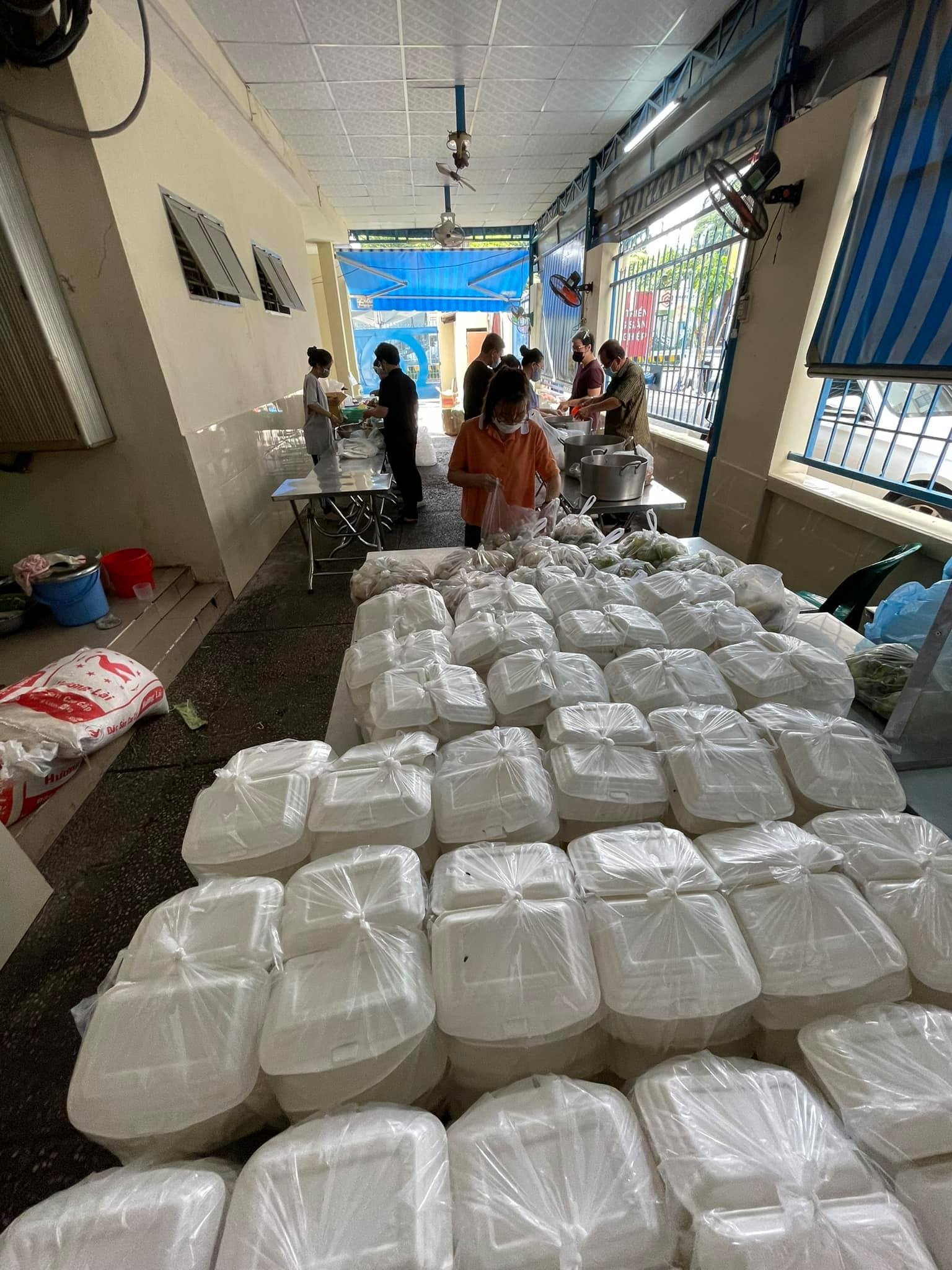 Nghệ sĩ Việt quyên góp dịch Covid-19 ảnh 3 Nghe si Viet quyen gop dich Covid-19 anh 3