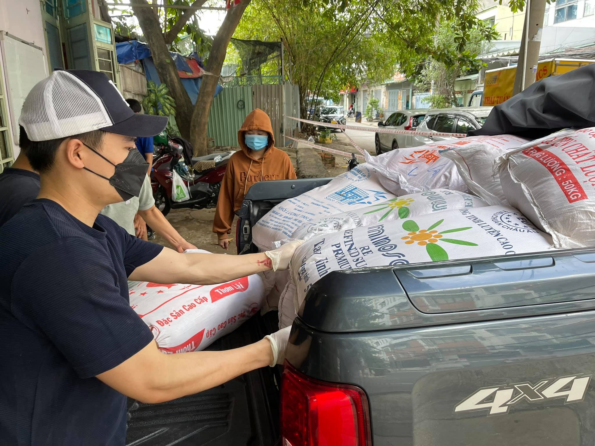 Nghệ sĩ Việt quyên góp dịch Covid-19 ảnh 1 Nghe si Viet quyen gop dich Covid-19 anh 1