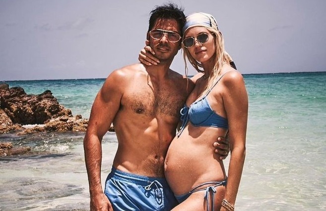 Nguoi mau noi y Devon Windsor ap luc khi mang thai hinh anh