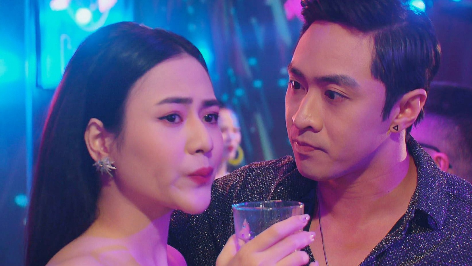 Việt Hoa Hương vị tình thân Mạnh Trường ảnh 3 Viet Hoa Huong vi tinh than Manh Truong anh 3