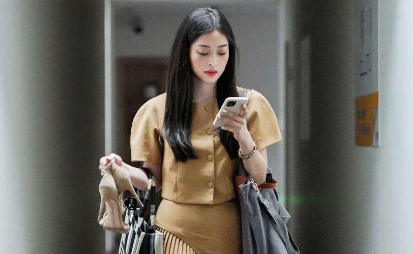 Nghe si Viet tu cach ly va ghi hinh tai nha hinh anh