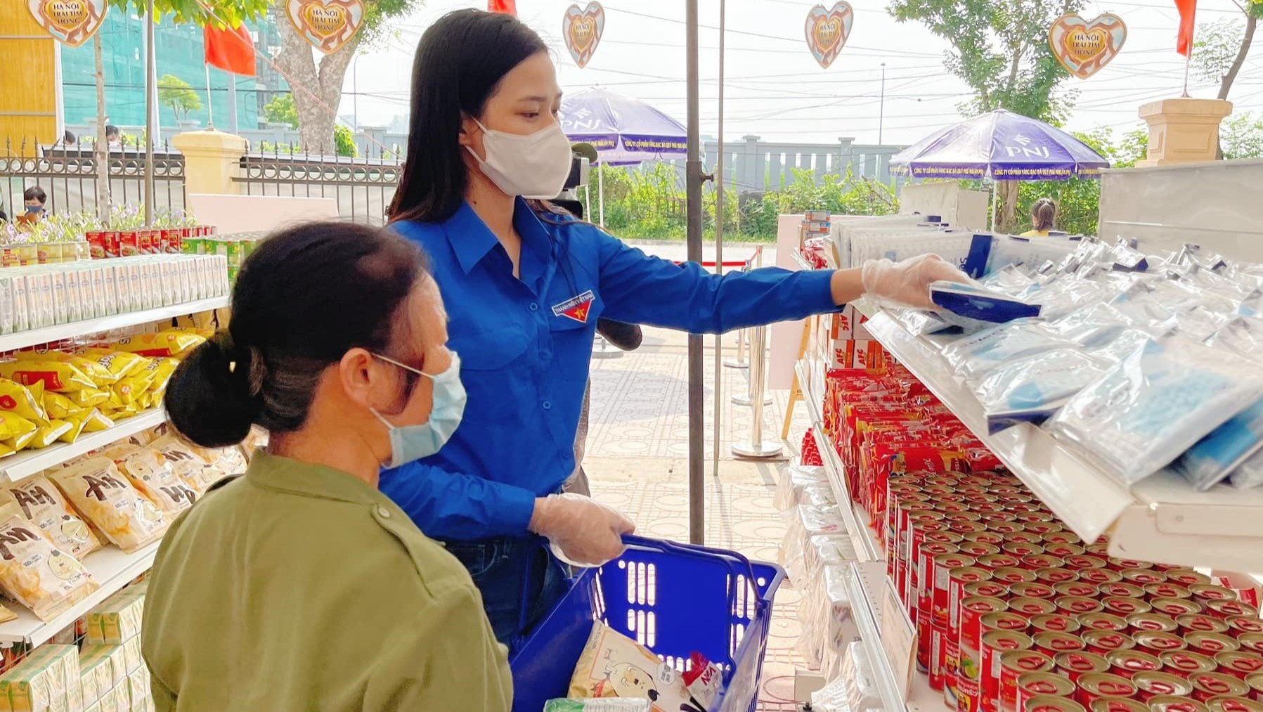 Hoa hau Do Thi Ha ban hang o phien cho 0 dong hinh anh