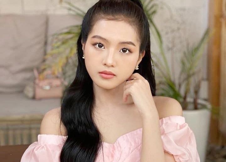 Bich Ngoc ap luc khi vao vai co gai dep nho phau thuat tham my hinh anh