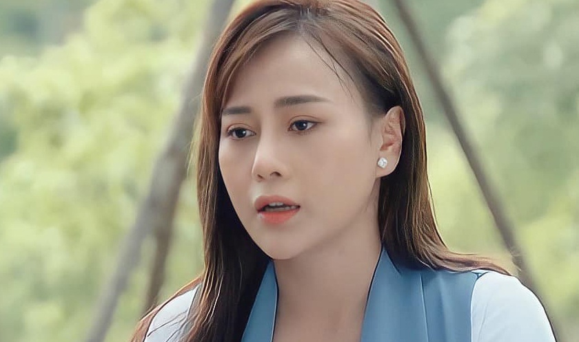 Y kien trai chieu ve trang phuc cua nu chinh 'Huong vi tinh than' hinh anh