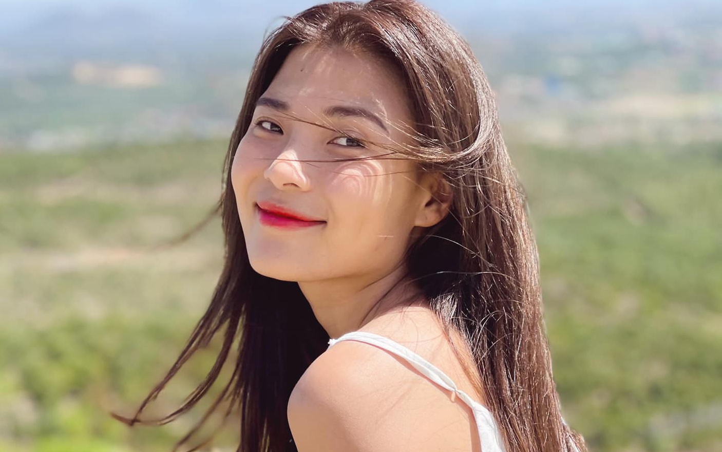 Thuy Diem dung keu goi binh chon o giai thuong VTV Awards hinh anh