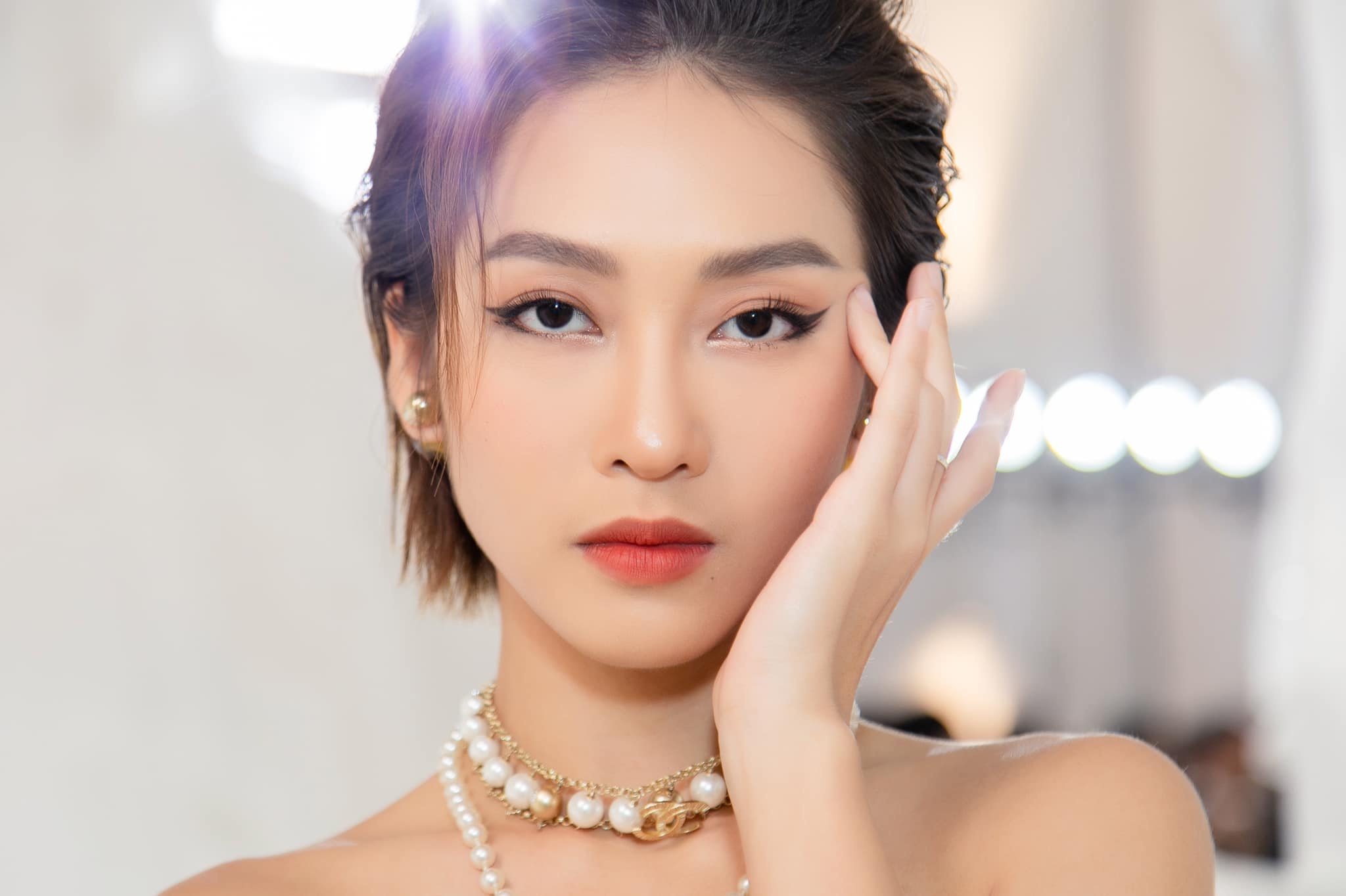 Kha Ngan: 'Quay xong canh bi tat, toi ngoi khoc 20 phut' hinh anh