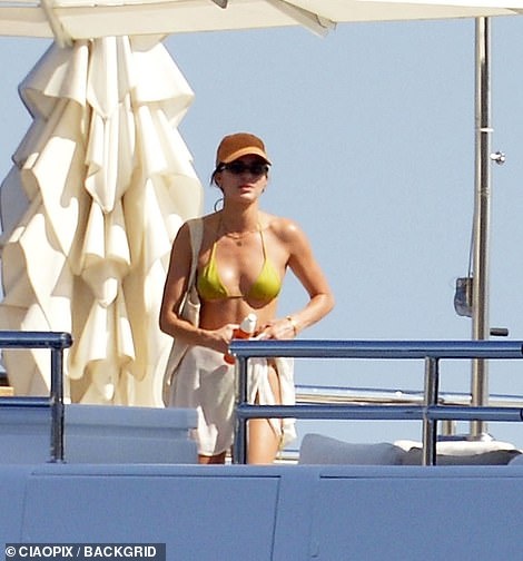 Kendall Jenner bạn trai Devin Booker ảnh 3 Kendall Jenner ban trai Devin Booker anh 3