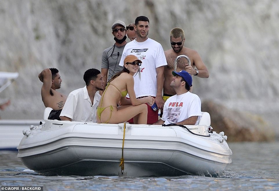 Kendall Jenner bạn trai Devin Booker ảnh 1 Kendall Jenner ban trai Devin Booker anh 1