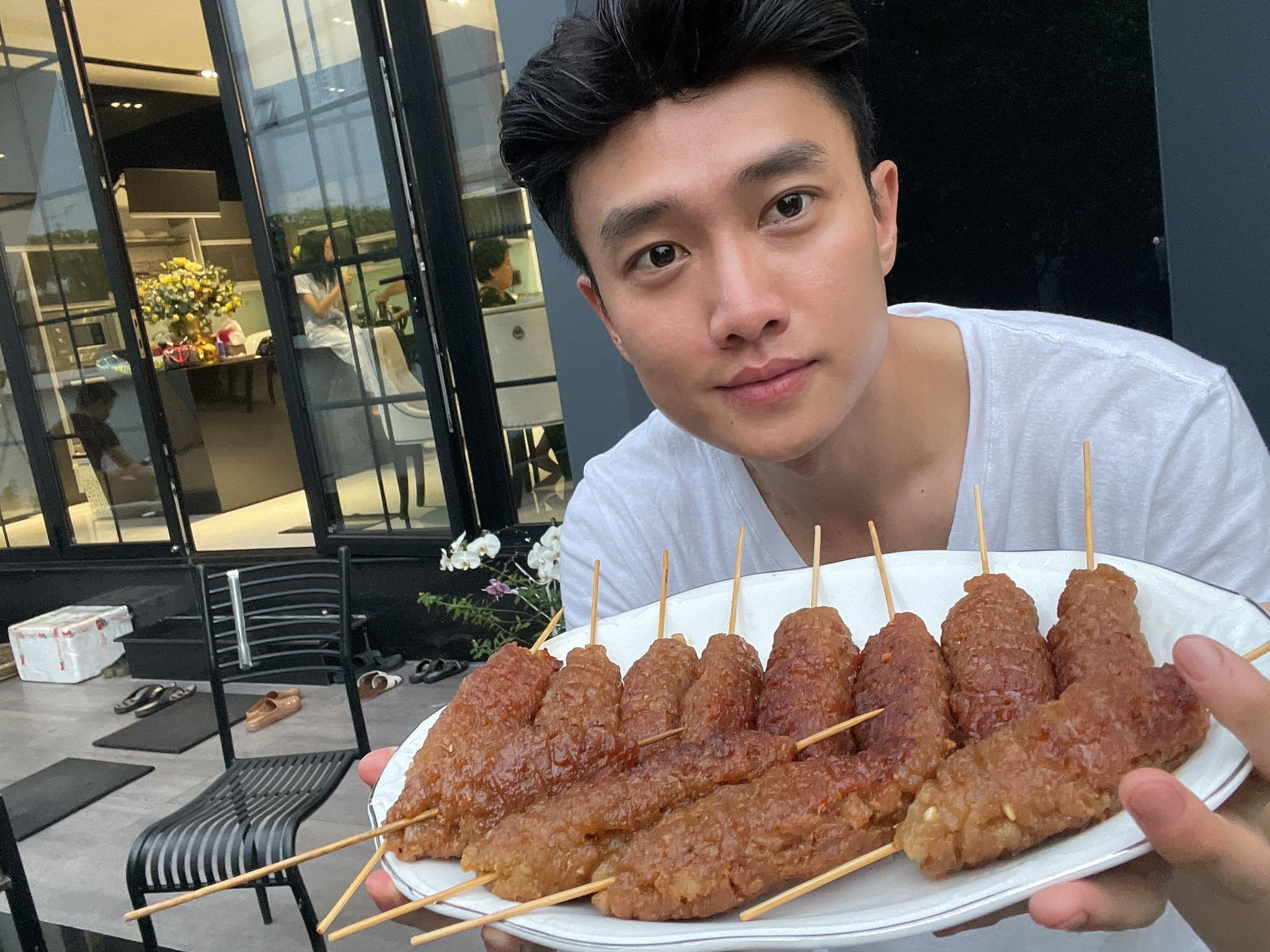 Sao Viet vao bep mua dich anh 13