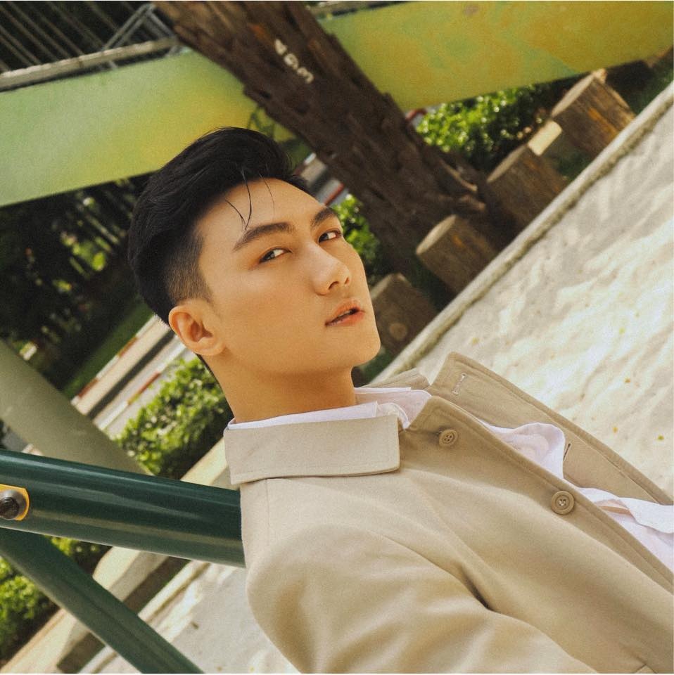 Nguoi mau Viet mua dich anh 5