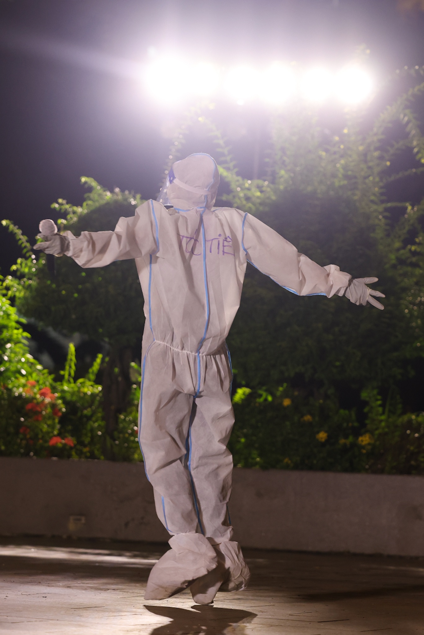 nghe si hat o benh vien da chien anh 7