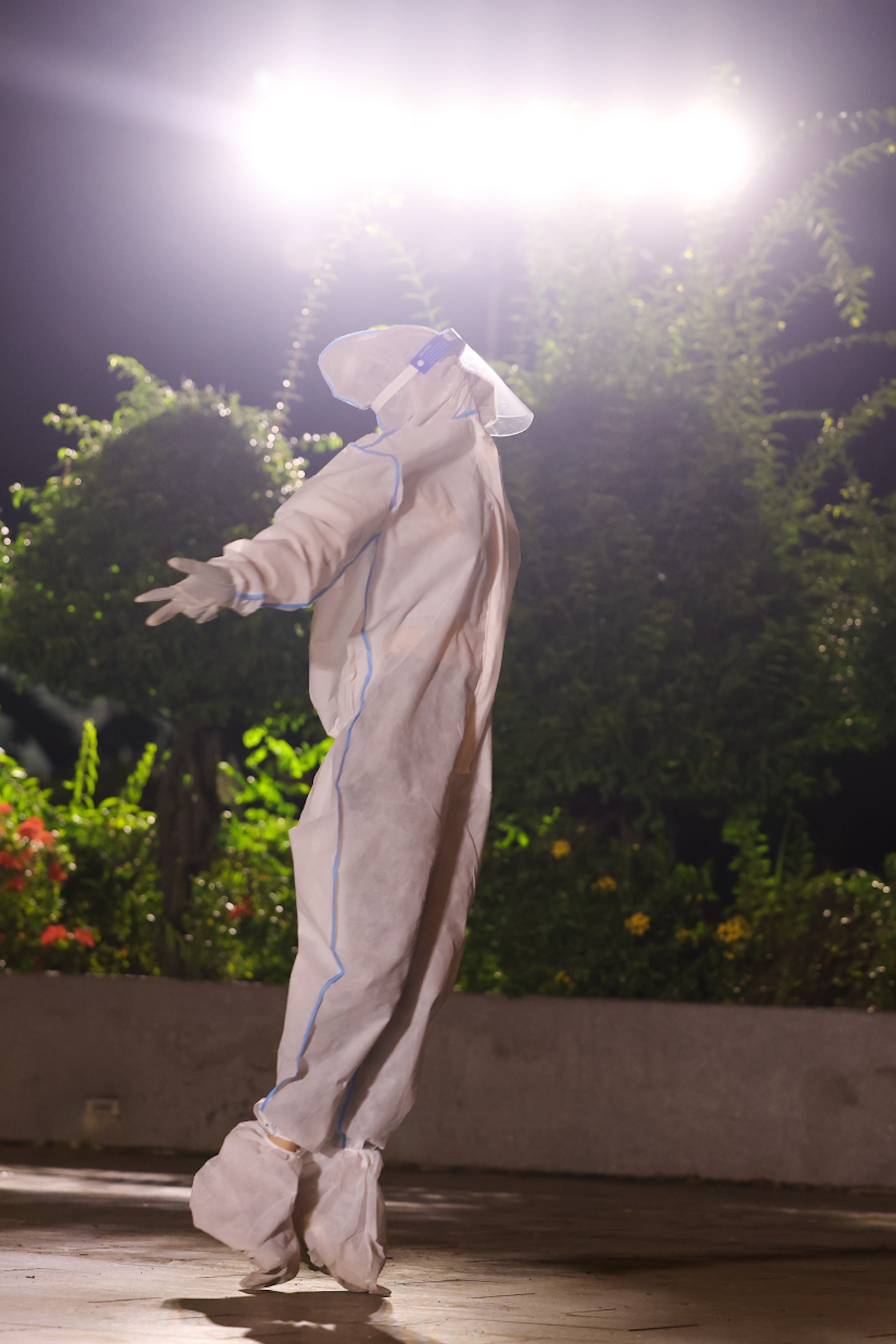 nghe si hat o benh vien da chien anh 6