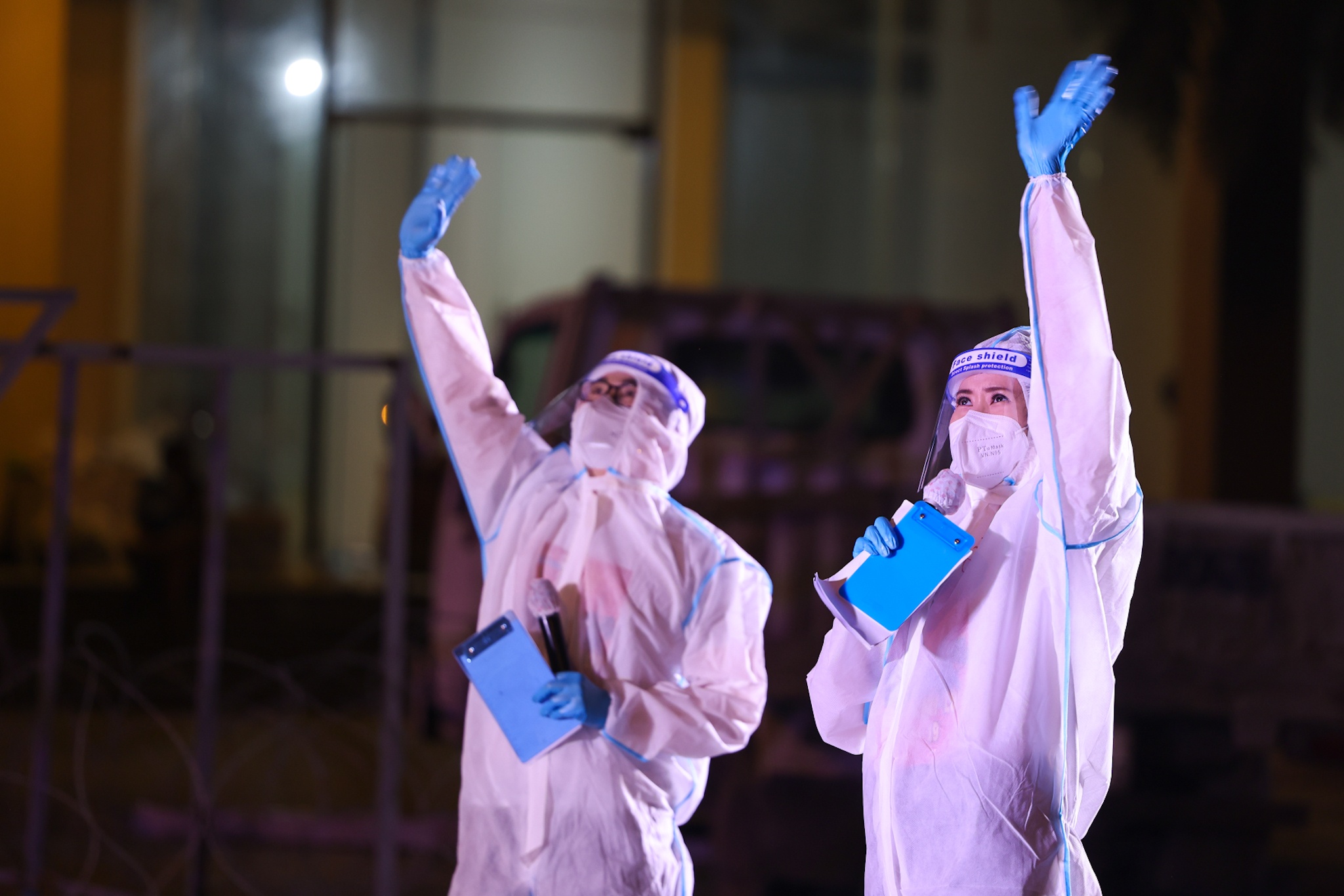 nghe si hat o benh vien da chien anh 1