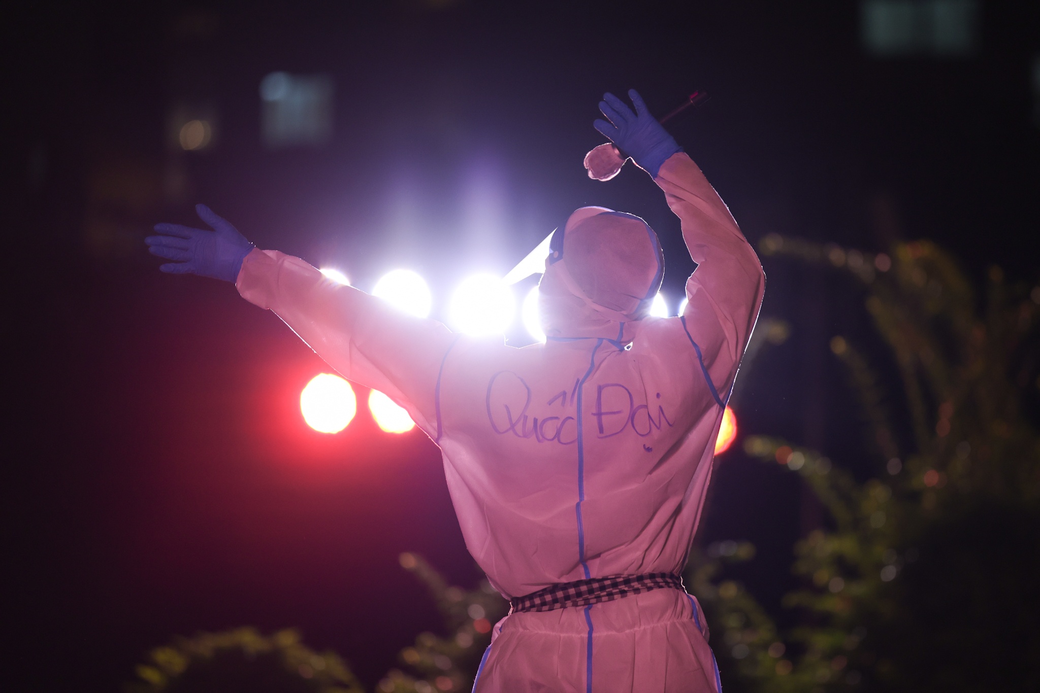 nghe si hat o benh vien da chien anh 3