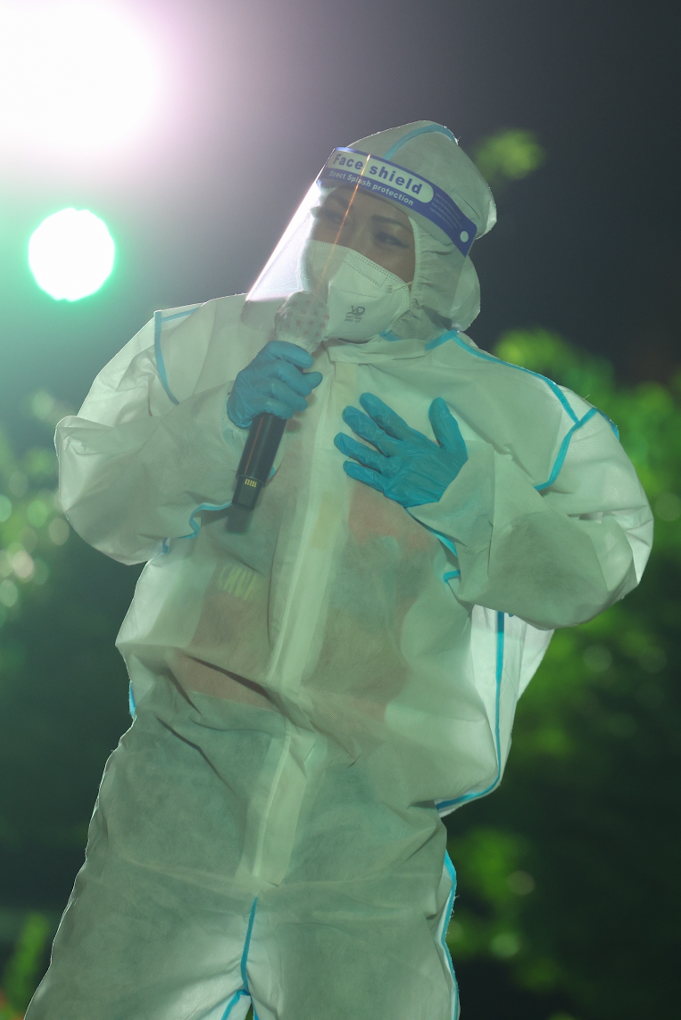 nghe si hat o benh vien da chien anh 4