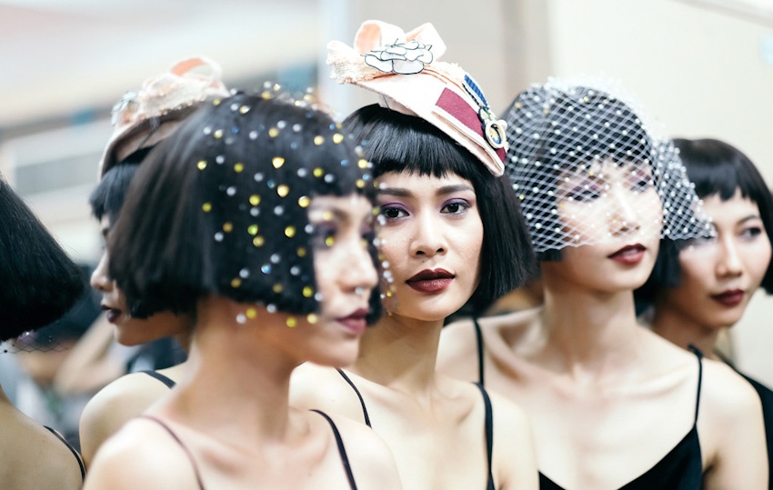 Cuoc song cua nguoi mau Viet sau 4 thang khong co show hinh anh