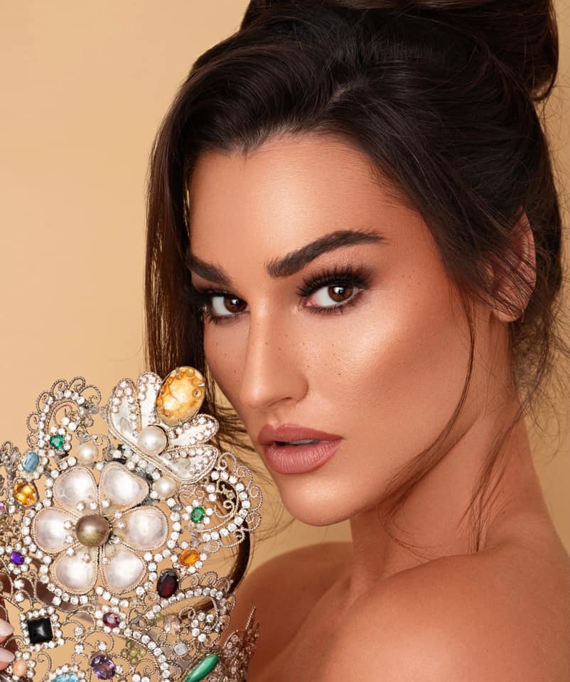 Hoa hau Hoan vu ve dep vuot thoi gian anh 4