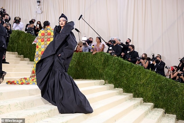 Met gala 2021 Rihanna ảnh 2 Met gala 2021 Rihanna anh 2