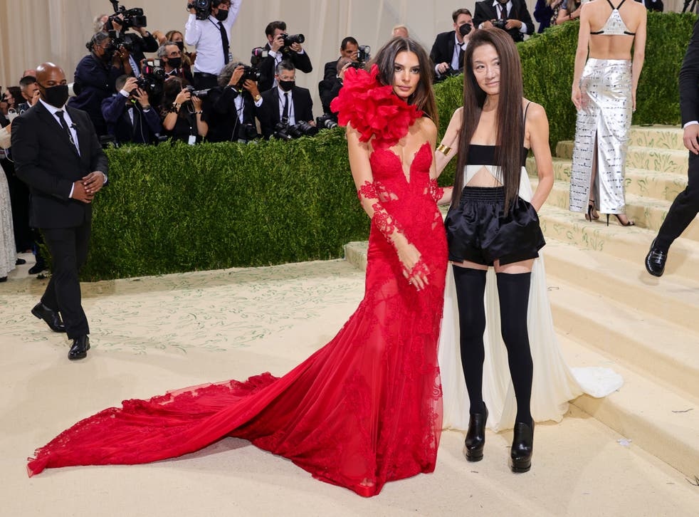 Met gala 2021 Rihanna ảnh 5 Met gala 2021 Rihanna anh 5