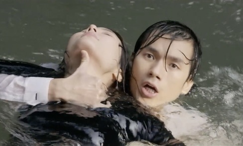 Phia sau canh quay duoi nuoc cua dien vien Viet hinh anh