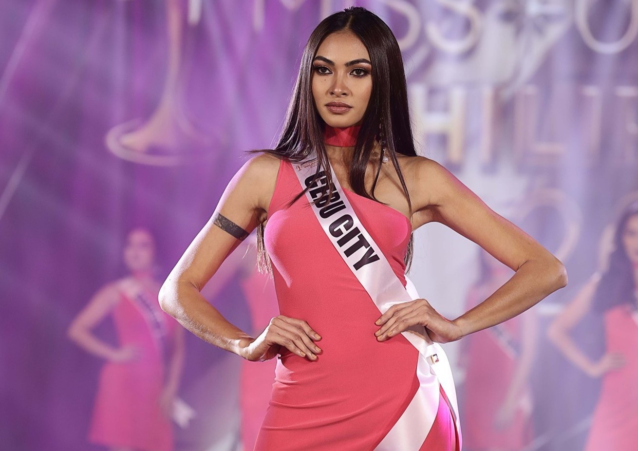 Hoa hau Hoan vu Philippines cong khai ban gai tai cuoc thi hinh anh