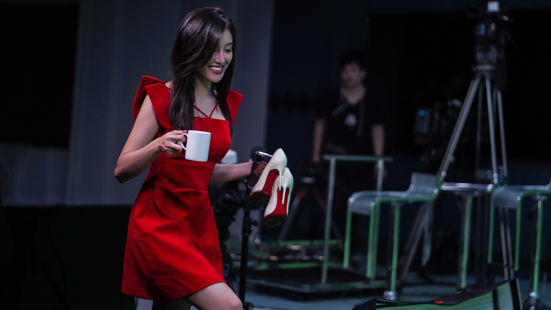 A hau Huyen My MC the thao anh 12