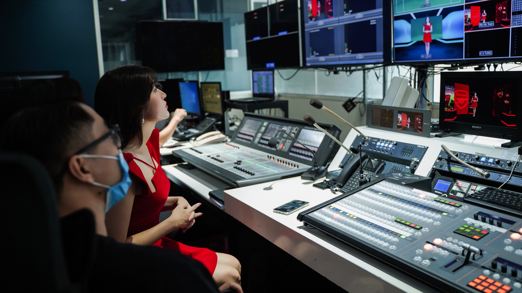 A hau Huyen My MC the thao anh 14